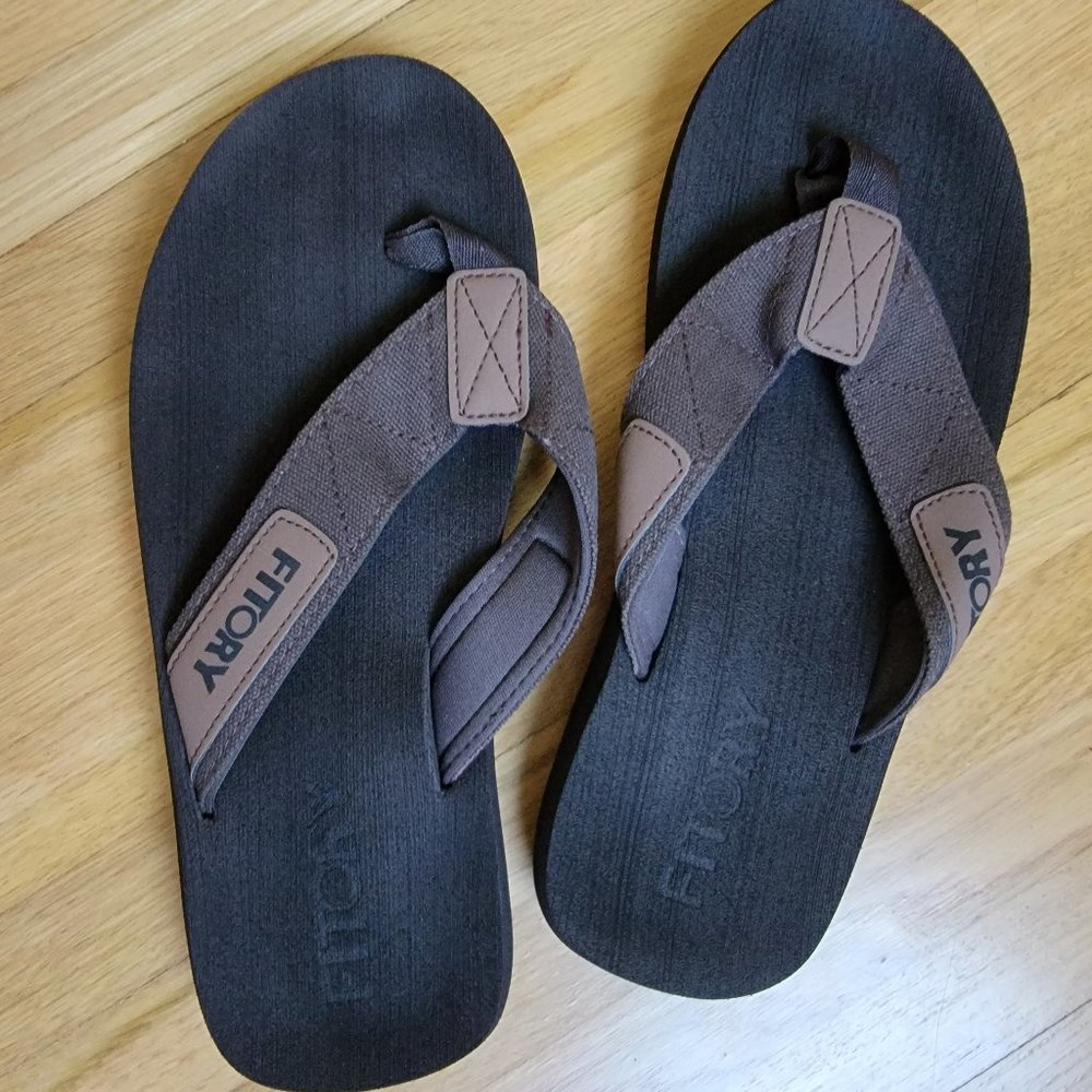 Fitory Flip Flops, new brown size 8